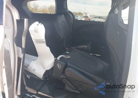 2026 Chrysler Pacifica Select from USA, damaged, VIN 2C4RC1BG1TR155200